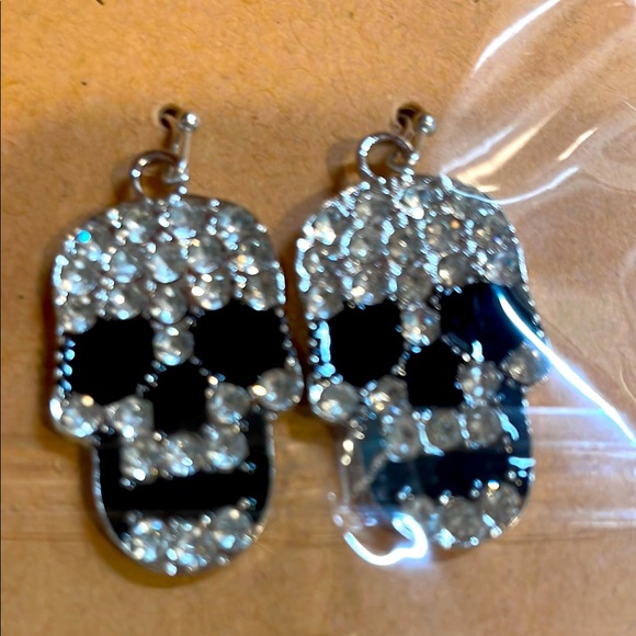 Handmade Jewelry - NIP Handcrafted Rhinestone Skull Earrings